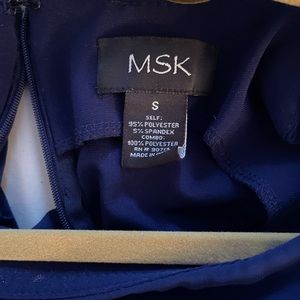 Jumpsuit with a shine detail in the arms. It is Very comfortable and versatile.